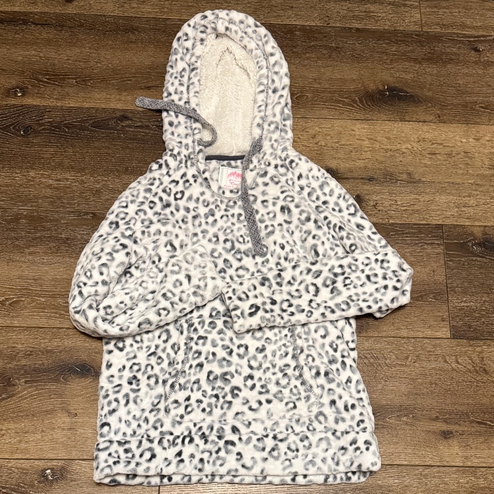 Cozy plush pullover‎ Snuggie small